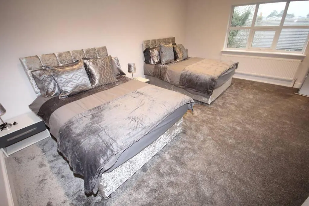Great West Road Apartments Flat D London